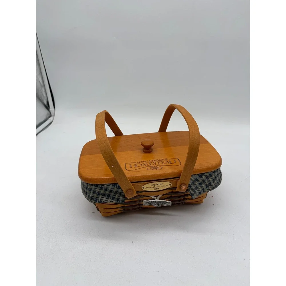 Longaberger 1999 Woven Memories Homestead Basket with Lid Liner and Protector